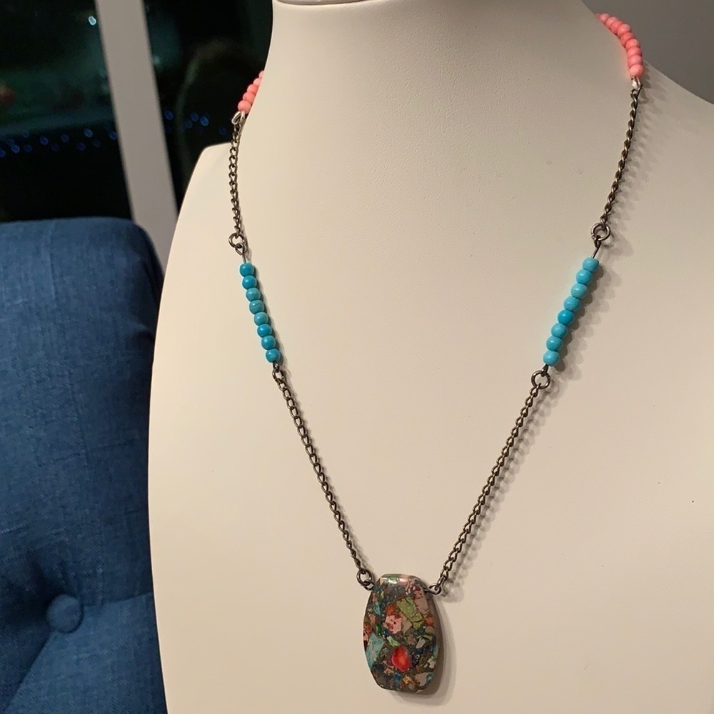 Colorful stone pendant on delicate chain w/beads
